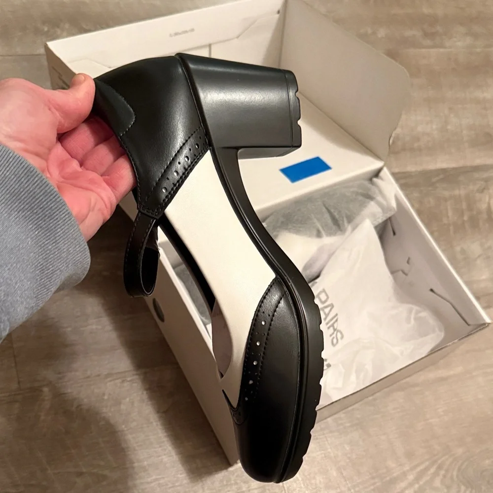 Dream Pairs Black and White Loafers - Picture 4 of 6